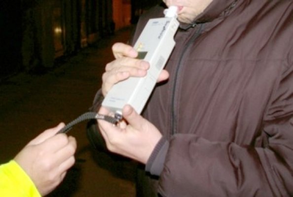 S-a urcat băut la volan şi a provocat un accident rutier